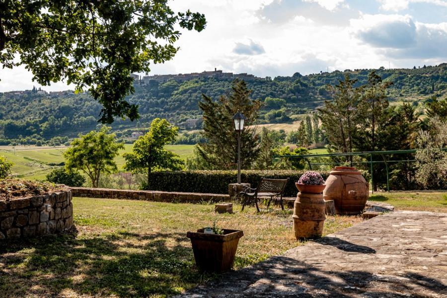Montegabbione Il Colombaio Agriturismo מראה חיצוני תמונה