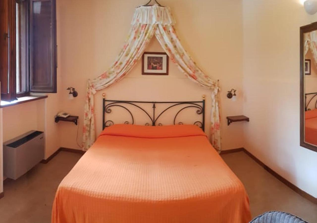 Montegabbione Il Colombaio Agriturismo מראה חיצוני תמונה